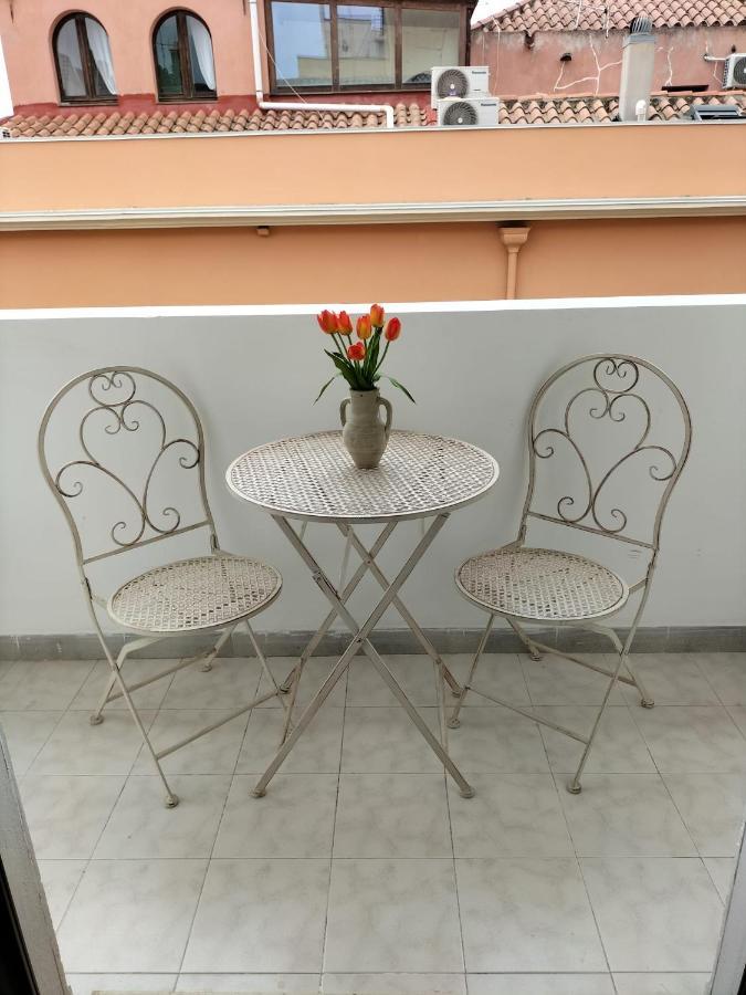 Rosa'S Apartment With Terrace Cagliari Kültér fotó