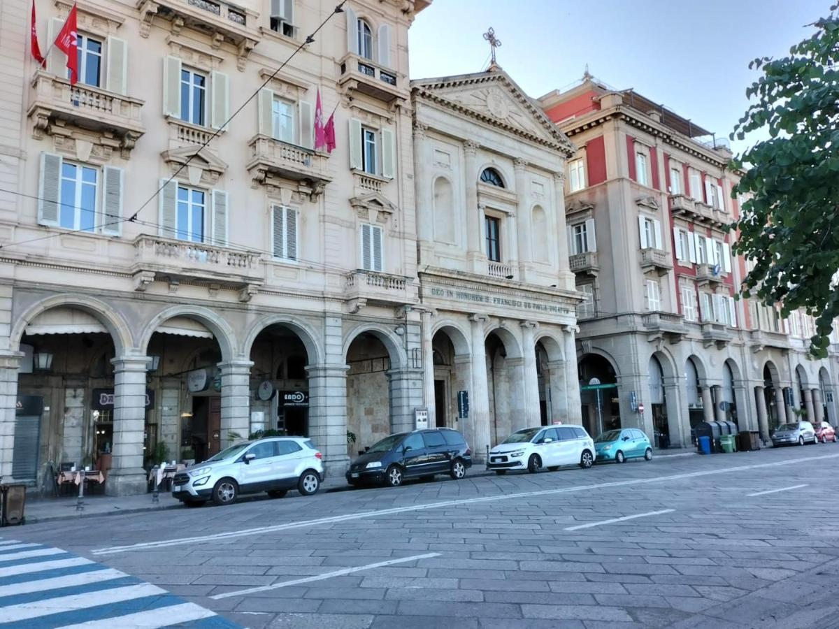 Rosa'S Apartment With Terrace Cagliari Kültér fotó