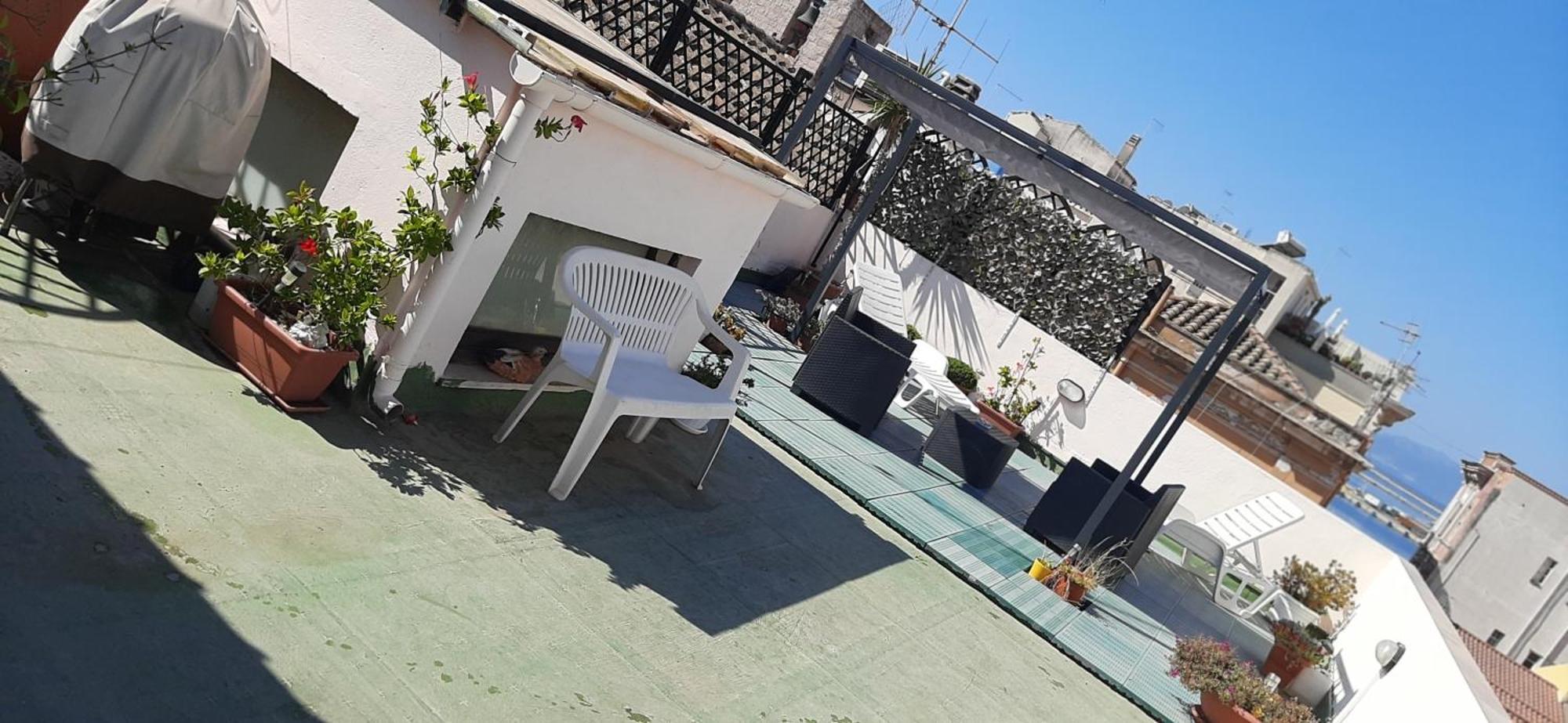 Rosa'S Apartment With Terrace Cagliari Kültér fotó