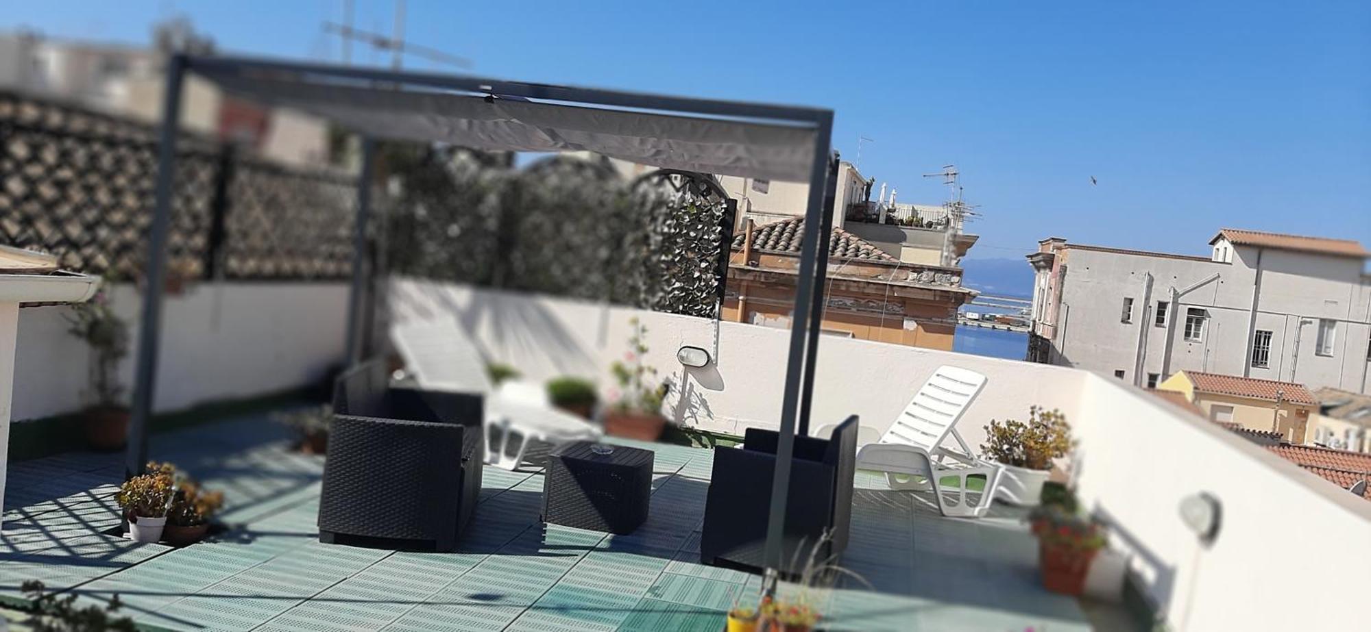 Rosa'S Apartment With Terrace Cagliari Kültér fotó